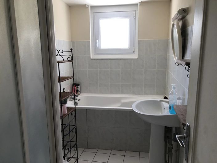 Image No.10-1 Bed House for sale