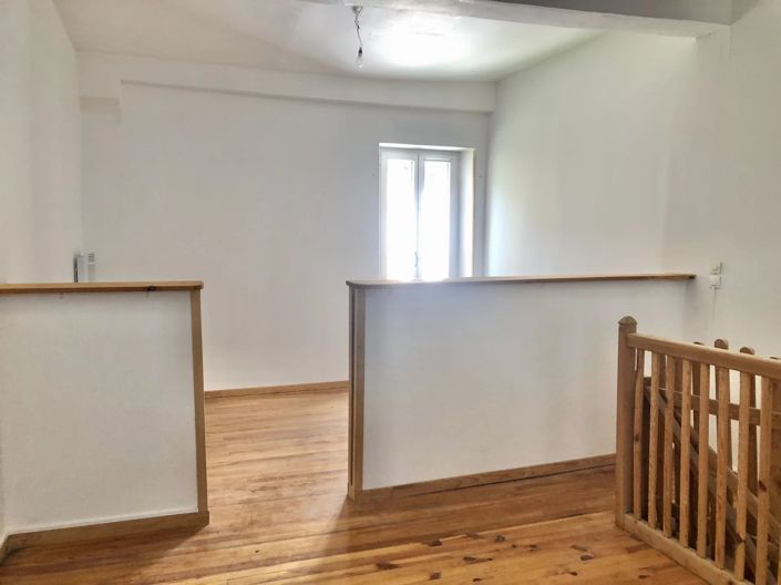 Image No.6-6 Bed House for sale