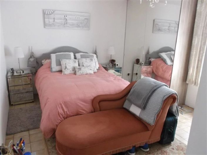 Image No.13-7 Bed House for sale