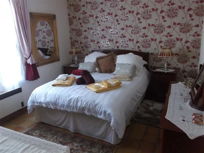 Image No.9-7 Bed House for sale