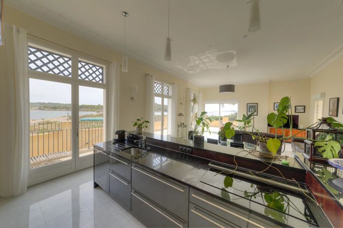 Image No.10-5 Bed House for sale