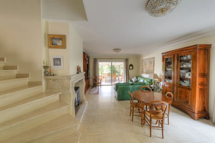 Image No.6-5 Bed House for sale