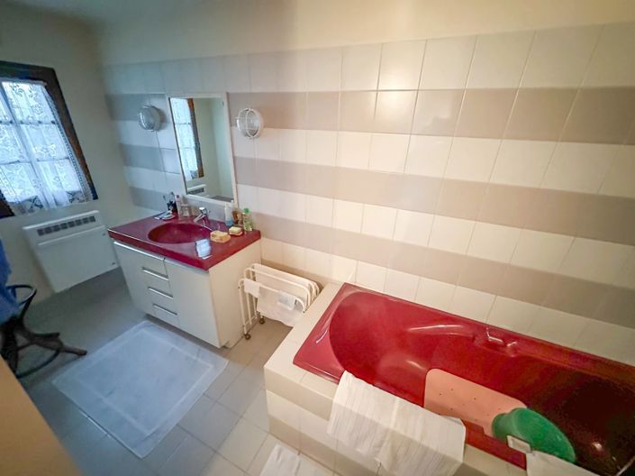 Image No.10-2 Bed House for sale