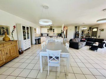 ad89d8e56d8bc8e080182fc70566c71cdbeaf4ccd1403