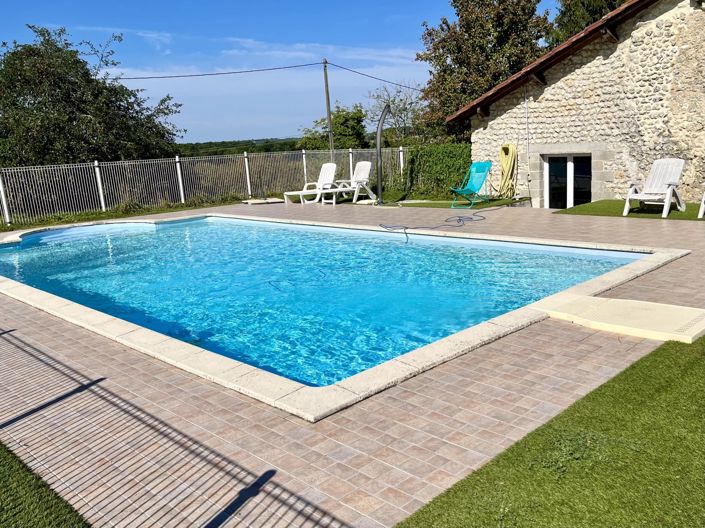 Image No.2-Ferme de 8 chambres à vendre à Charente