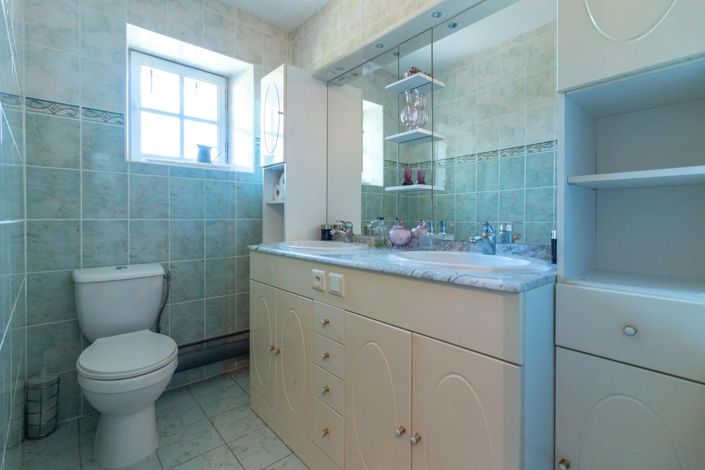 Image No.11-3 Bed House for sale