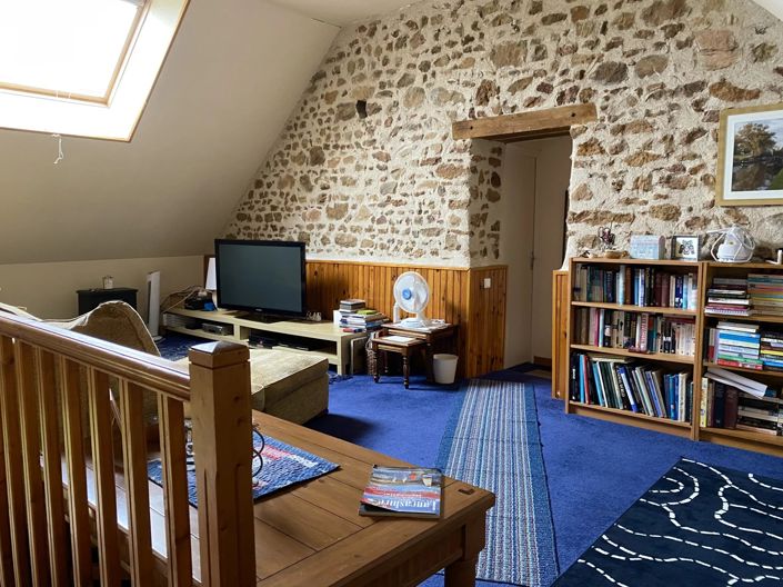 Image No.9-5 Bed House for sale