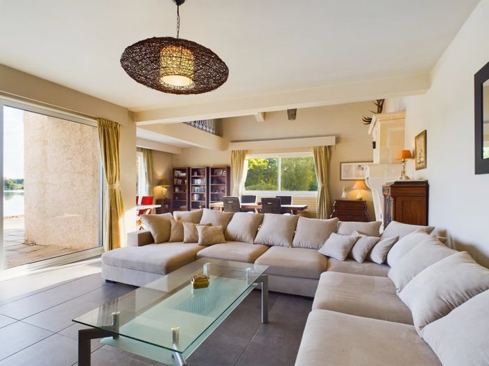 Image No.2-8 Bed House for sale