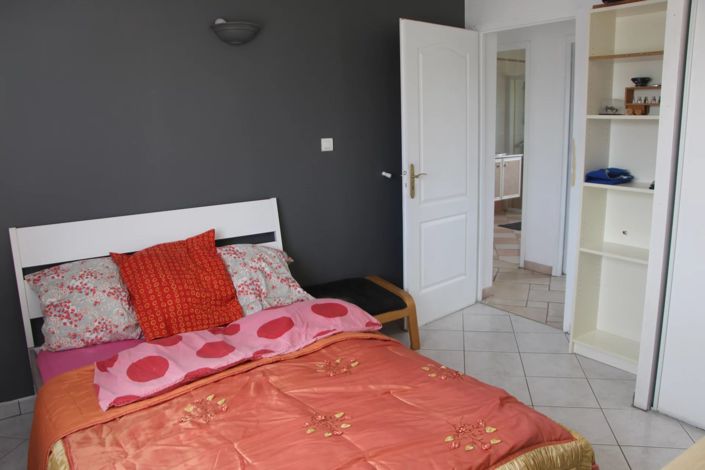 Image No.6-6 Bed House for sale