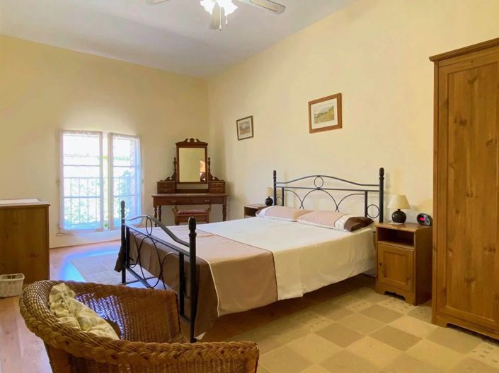 Image No.11-14 Bed House for sale