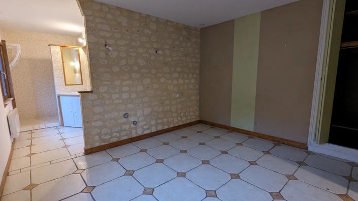 Image No.10-7 Bed Village House for sale