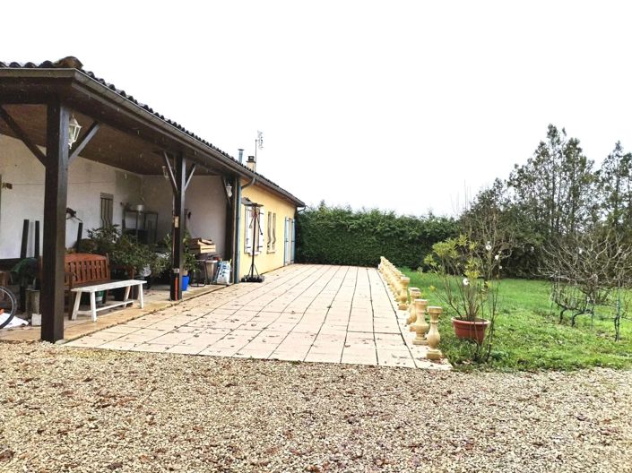 Image No.2-Maison de 4 chambres à vendre à Aigre