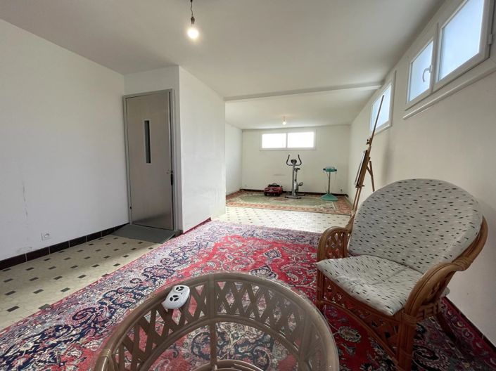 Image No.13-3 Bed House for sale