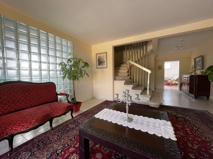 Image No.15-3 Bed House for sale