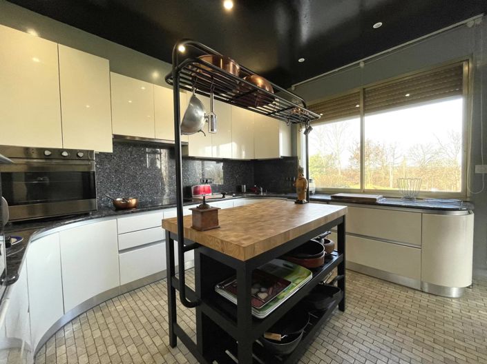 Image No.3-3 Bed House for sale