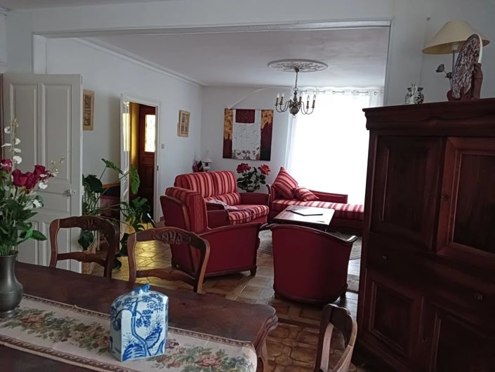 Image No.5-6 Bed House for sale