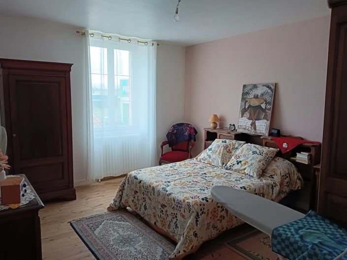 Image No.8-6 Bed House for sale