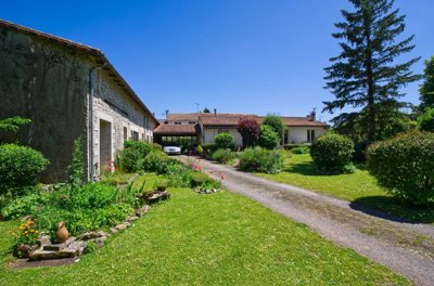 f438e761e33d602ff259db7b731c8348683acce70f192