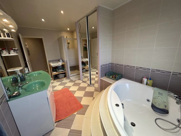 Image No.11-Maison de 5 chambres à vendre à Montguyon