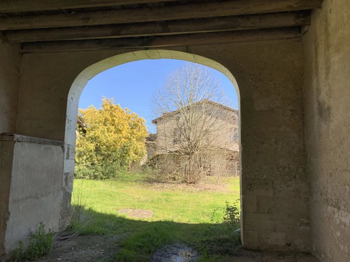 Image No.6-6 Bed House for sale