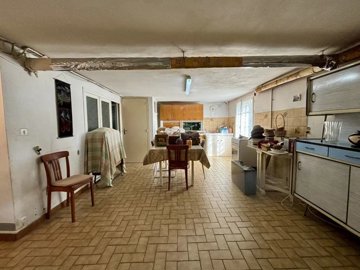 c650dd942f0443cd3dd528ccf74930fa0eef3d68fd192