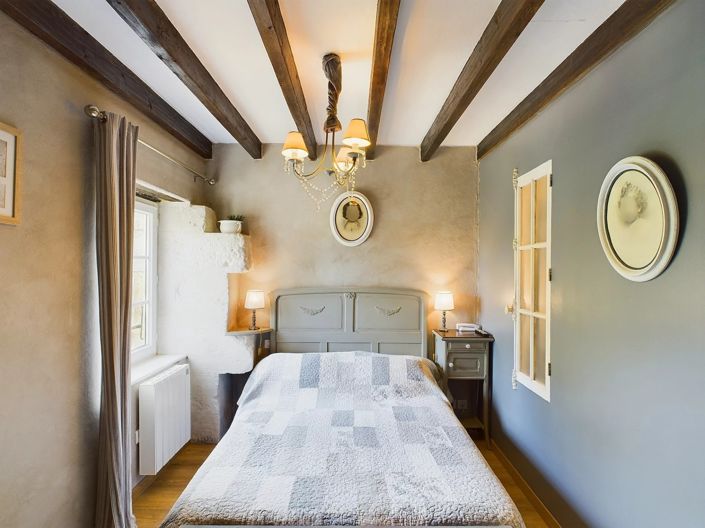 Image No.12-11 Bed House for sale