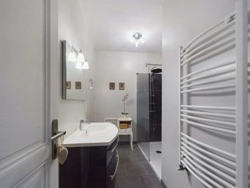 e160afd914f93351d667b3f924a3a3917917e1d7f1192