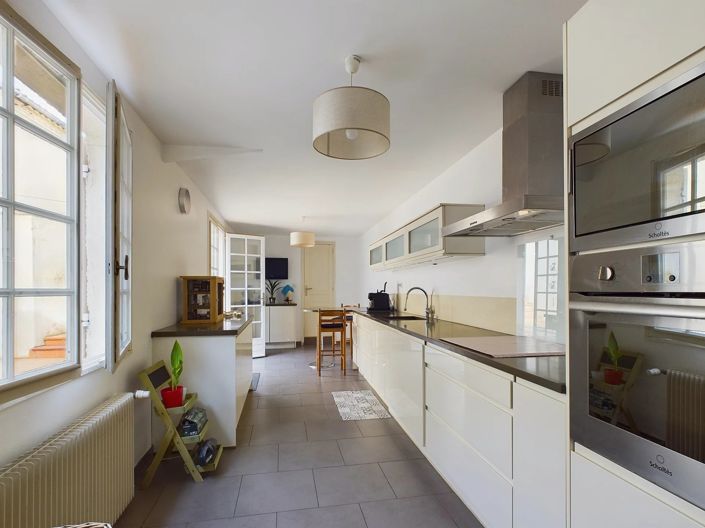 Image No.2-4 Bed House for sale