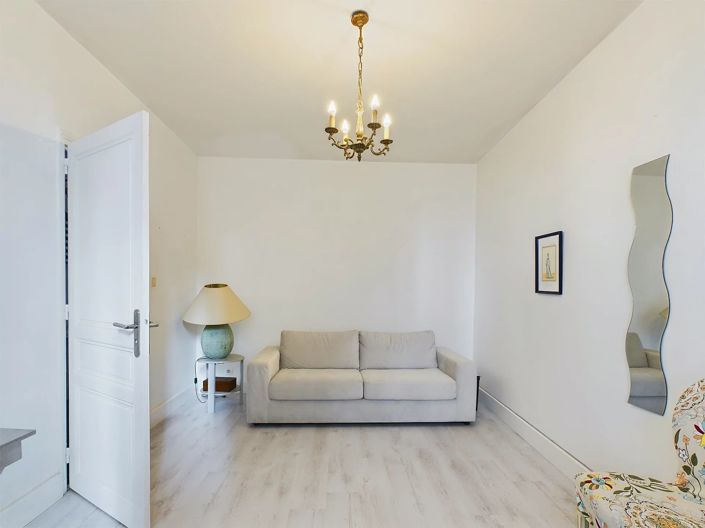 Image No.9-4 Bed House for sale