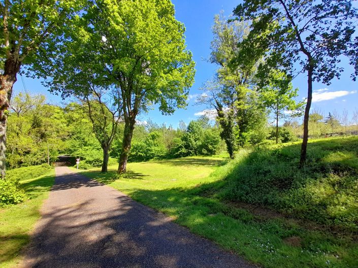 Image No.8-7 Bed House for sale