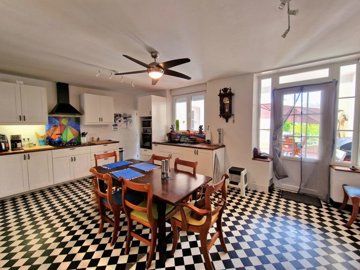 d186ee54a21a1537258bc39c75ea8d0987e93b432f400