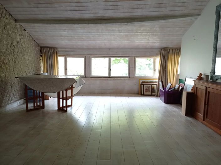 Image No.9-5 Bed House for sale