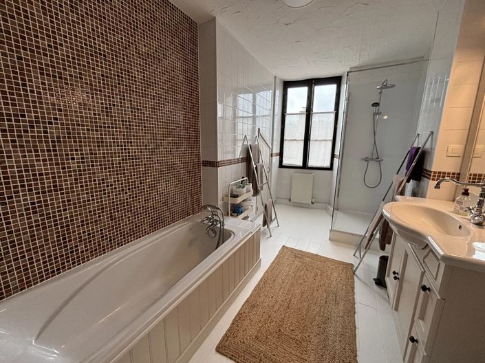 Image No.8-Maison de 5 chambres à vendre à Nanteuil-en-Vallée