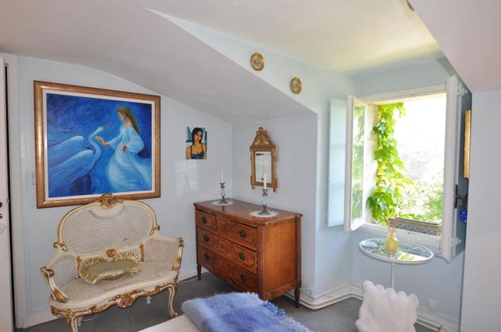 Image No.10-3 Bed House for sale