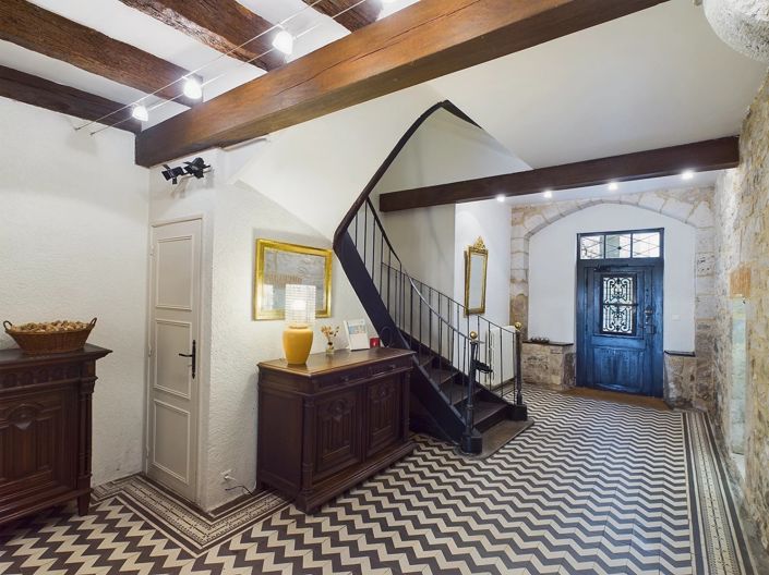 Image No.6-9 Bed House for sale