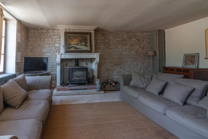 Image No.3-4 Bed House for sale