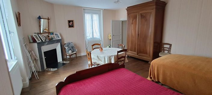 Image No.8-2 Bed Farmhouse for sale