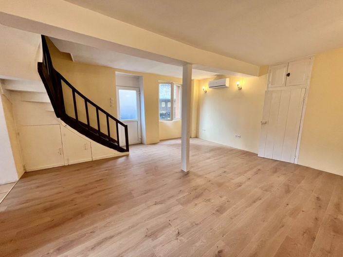 Image No.2-3 Bed Village House for sale