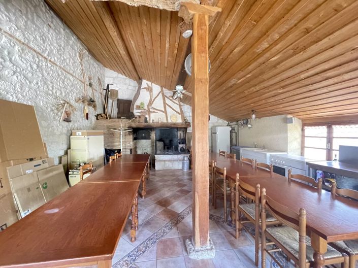 Image No.5-12 Bed House for sale