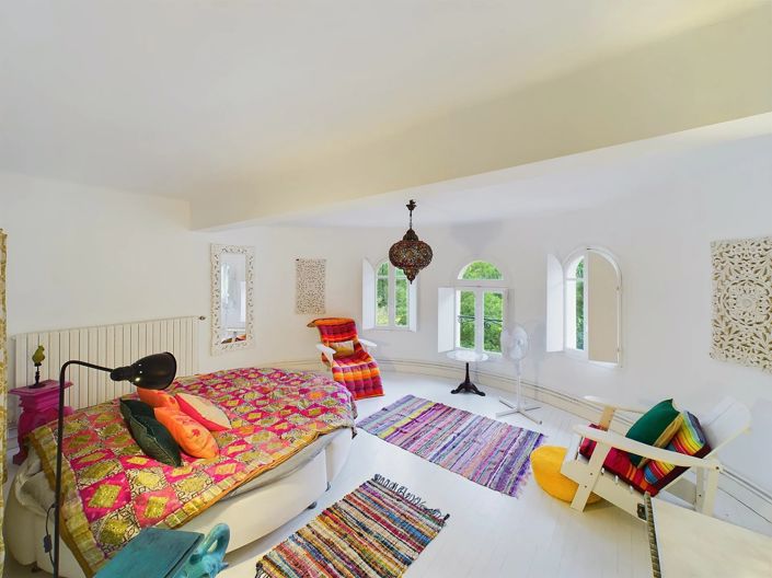 Image No.10-3 Bed House for sale