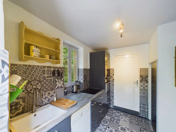 Image No.6-3 Bed House for sale