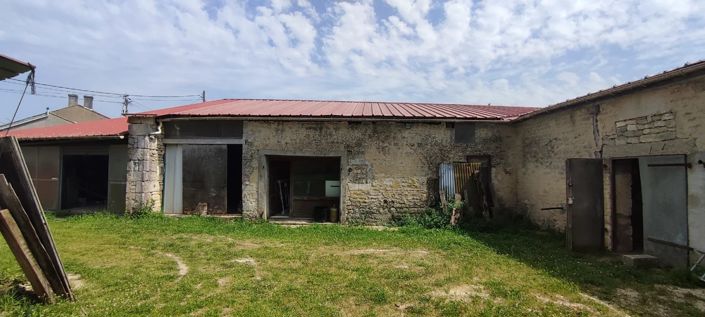 Image No.2-Maison de village de 5 chambres à vendre à Charente