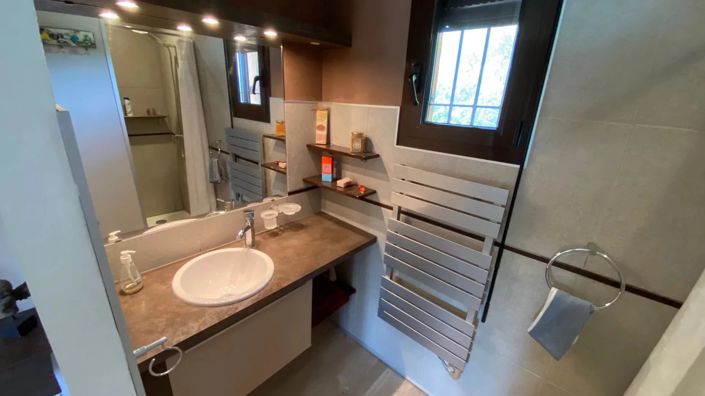 Image No.10-4 Bed House for sale