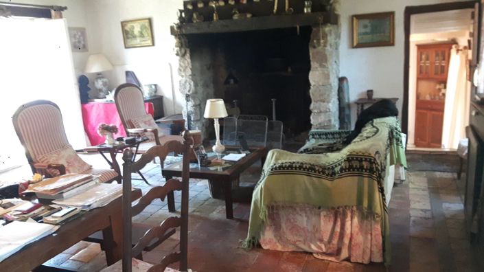 Image No.5-Maison de 4 chambres à vendre à Lussac-les-Églises