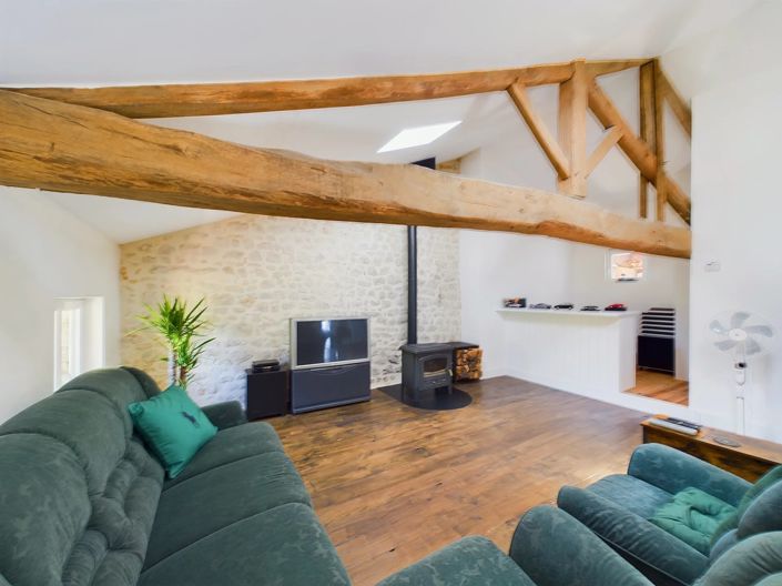 Image No.12-5 Bed House for sale