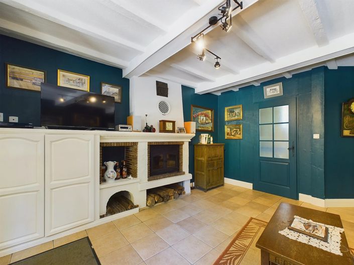 Image No.8-5 Bed House for sale