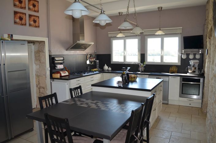 Image No.4-14 Bed House for sale