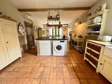 240eae51f756e5b4c9ea7807285fb5a3e7bd64eeb1192