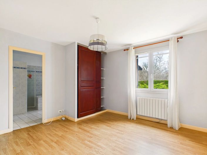 Image No.10-5 Bed House for sale