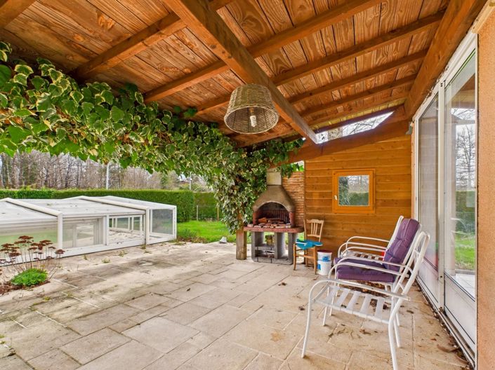 Image No.8-5 Bed House for sale